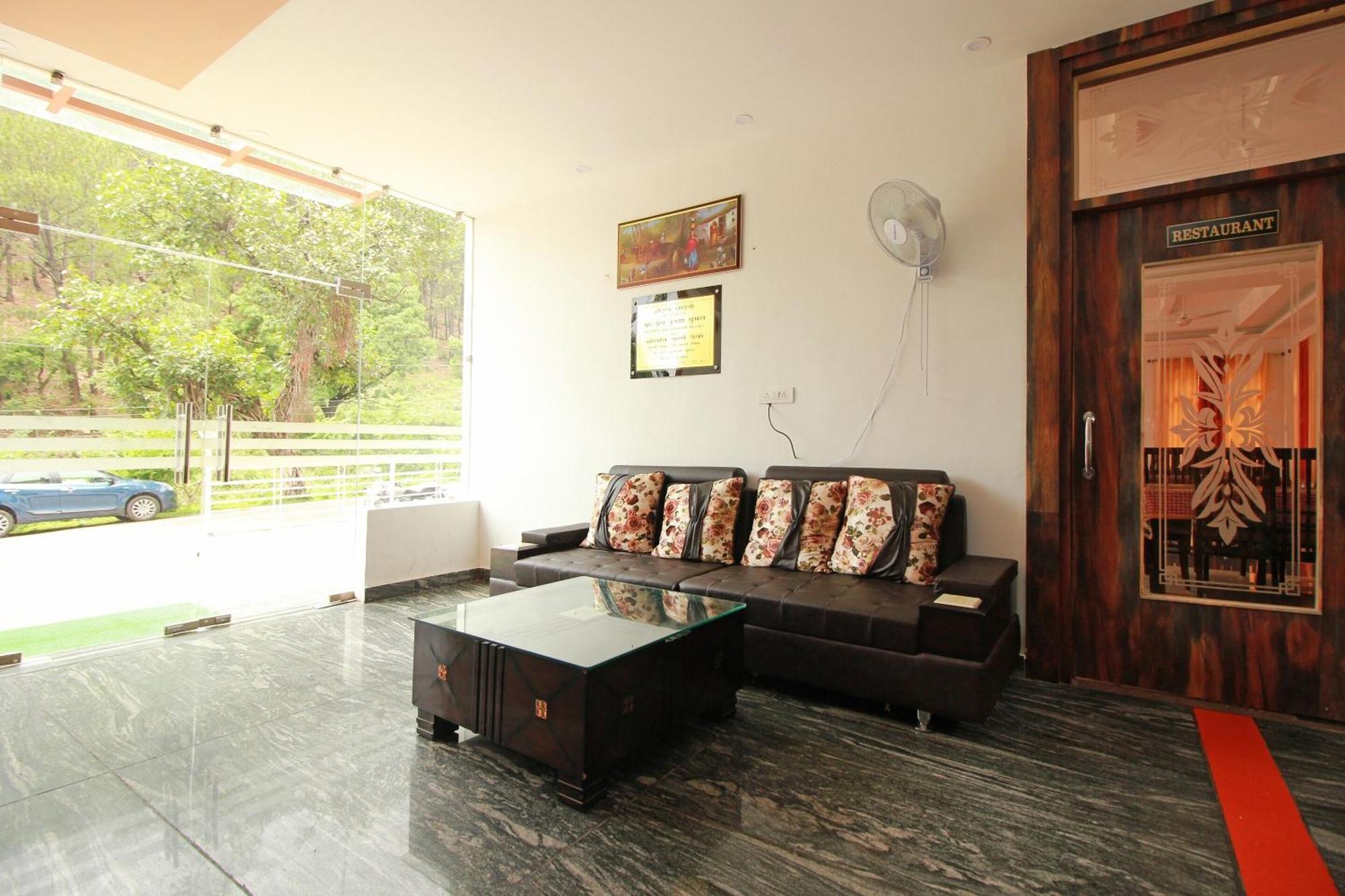 Oyo Hotel Chandni Dharamshala Bagian luar foto